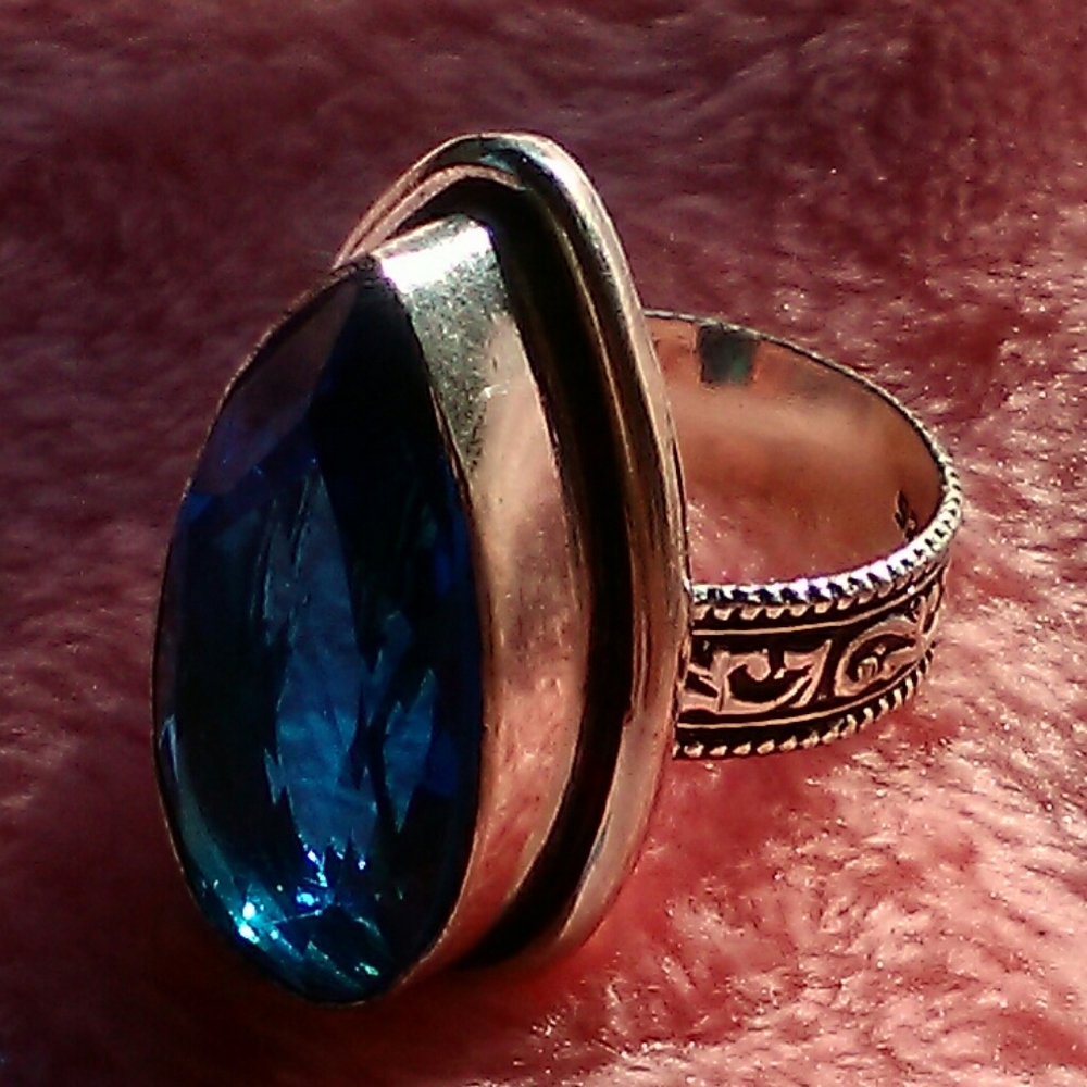 Sapphire Blue Raindrop Shaped quartz 925 S Setting